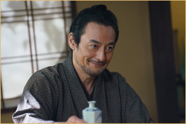 岸井左馬之助（山口馬木也）